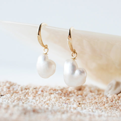 Select Pearls - White Lipped keshi pearl